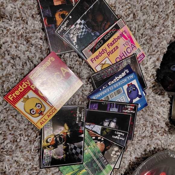 Five Nights at Freddy's Collector's Card Game Set - Picture 4 of 6